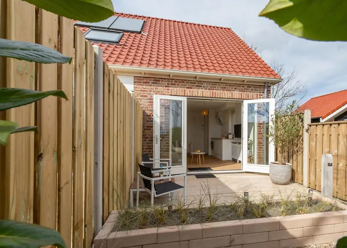 \'T Kusthuys - Charming Holiday Home With A Terrace
